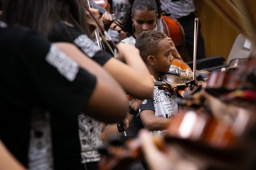 2025 1105 60 anos Revista-22.jpg