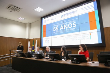 2026 0512 85 anos JT -01.jpg