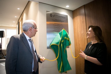 Aposição de placa de reforma e modernização da Presidência - 04/11/2025