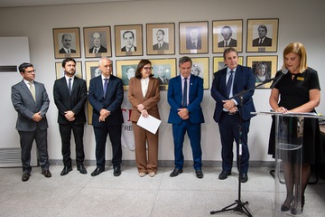 2026 1007 Aposicao Galeria EJ-01.jpg