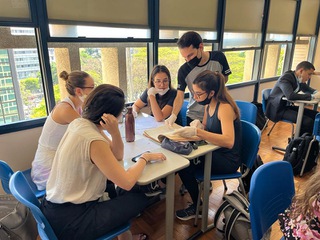 2022_0914_LabAtividadesJudiciais-TurmaA_UFMG_CidaCarvalhais (16).jpg
