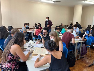 2022_0914_LabAtividadesJudiciais-TurmaA_UFMG_CidaCarvalhais (17).jpg