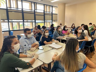 2022_0914_LabAtividadesJudiciais-TurmaB_UFMG_CidaCarvalhais (16).jpg