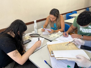2022_0914_LabAtividadesJudiciais-TurmaB_UFMG_CidaCarvalhais (23).jpg