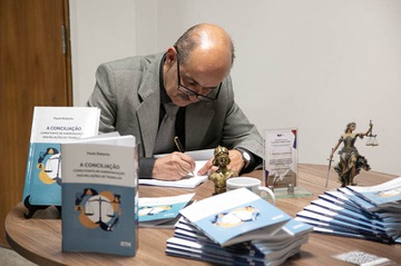 2025 1203 Lançamento de livro-15.jpg