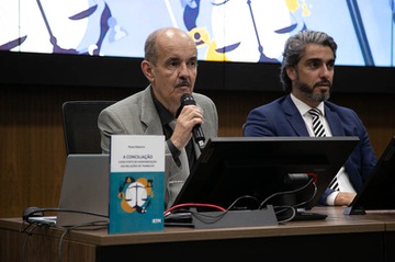 2025 1203 Lançamento de livro-3.jpg