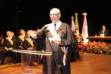  (<a class="download" href="https://portal.trt3.jus.br/internet/conheca-o-trt/comunicacao/galerias-de-fotos/posse-adm-bienio-2018-2019-trt3-mg-11-12-2017/13_2017_1211_posse_adm_2018-2019_la-371.jpg/at_download/image">Download</a>)
