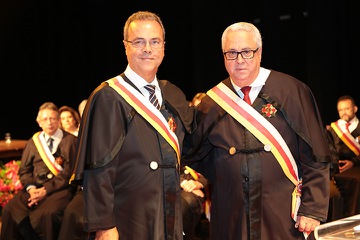  (<a class="download" href="https://portal.trt3.jus.br/internet/conheca-o-trt/comunicacao/galerias-de-fotos/posse-adm-bienio-2018-2019-trt3-mg-11-12-2017/22_2017_1211_posse_adm_2018-2019_la-508.jpg/at_download/image">Download</a>)