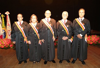  (<a class="download" href="https://portal.trt3.jus.br/internet/conheca-o-trt/comunicacao/galerias-de-fotos/posse-adm-bienio-2018-2019-trt3-mg-11-12-2017/26a_2017_1211_posse_adm_2018-2019_la-46.jpg/at_download/image">Download</a>)