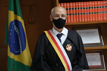 2021_1210_PosseAdmBienio2022-23_LeoAndrade (3).jpg