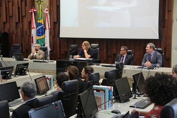 2019_0503_DireitoTrabalho_Espanha-EUA-Portugal_LA (2).jpg