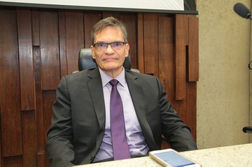 2019_0503_DireitoTrabalho_Espanha-EUA-Portugal_LA (4).jpg