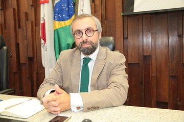 2019_0503_DireitoTrabalho_Espanha-EUA-Portugal_LA (5).jpg