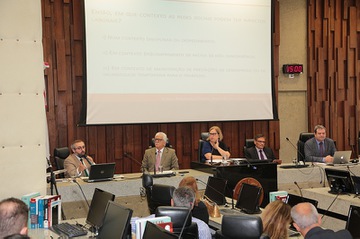 2019_0503_DireitoTrabalho_Espanha-EUA-Portugal_LA (6).jpg