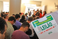 Apartamentos e automóveis serão leiloados nesta quarta