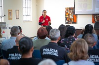 Campanha de Enfrentamento à Violência Doméstica promove palestra e aula de defesa pessoal