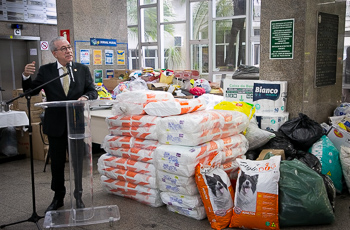 Presidente agradece doações em cerimônia realizada no hall do edifício-sede do TRT-MG