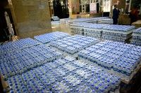 Campanha já arrecadou mais de 3 mil garrafas e 14 mil copos de água mineral para o RS