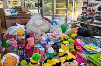 Foto mostrando vários itens doados