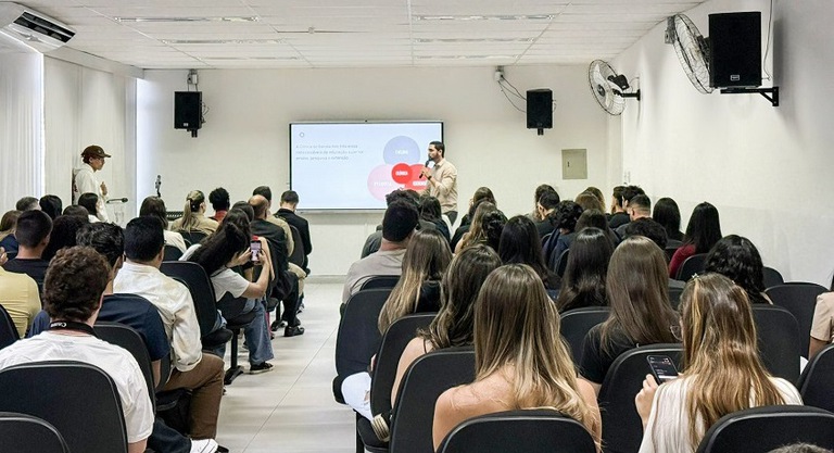 Palestra durante a Caravana da Interiorização do Combate ao Trabalho Escravo, em Passos, no sul de Minas