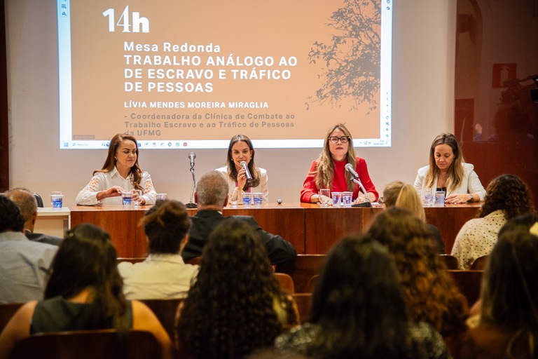 Desembargadora Paula Cantelli participa de mesa em Seminário sobre Mudanças Clímaticas, na PUC Minas. 