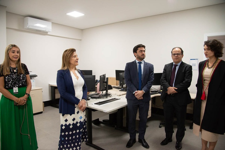 Magistrados do TRT-MG conversam durante visita a unidade 2 do Fórum Trabalhista de BH