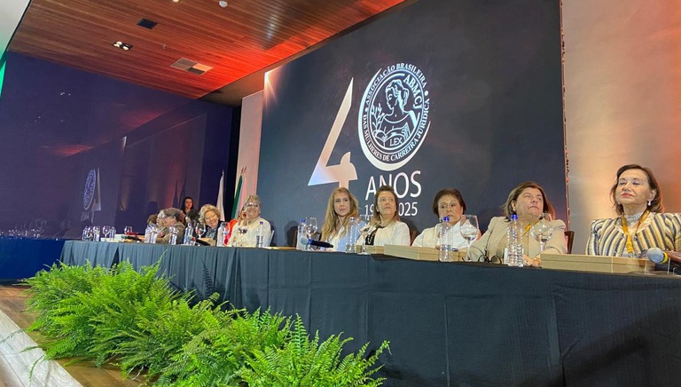 abmcj.jpeg Presidente do TRT-MG participa da abertura do 24º Congresso Nacional da Associação Brasileira das Mulheres de Carreira Jurídica, que comemora os 40 anos da entidade