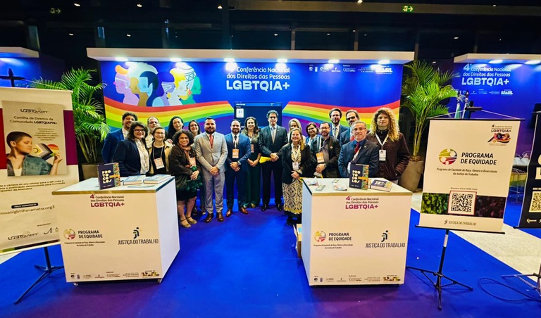 Conferência nacional LGBTQI+ foto grupo.jpeg  Comitiva da Justiça do Trabalho na 4a Conferência, com a presença do Ministro Luiz Philippe Vieira de Mello Filho, presidente do TST