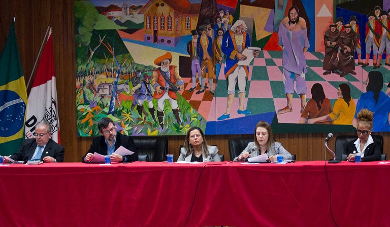 Presidente do TRT-MG, desembargadora Denise Alves Horta, profere palestra na Faculdade de Direito da UFMG