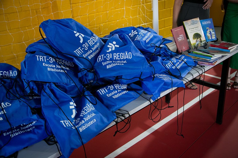 livros.jpeg Livros do Projeto Solidariedade Literária, do TRT-MG, foram doados ao Centro Socioeducativo São Jerônimo, em BH