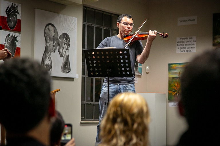 musica.jfif Apresentação de violino durante o Sarau de literatura, música e dança no Cecult