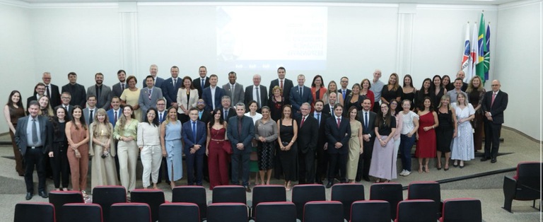 uber editada.jpg Presentes no lançamento do PPLR em Uberlândia posam para foto