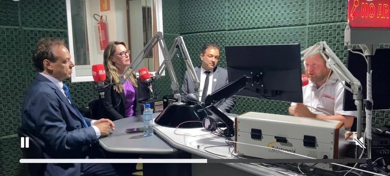 Integrantes da Caravana de combate ao trabalho escravo dão entrevista na Rádio Bom Jesus em Conceição do Mato Dentro