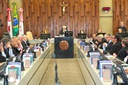 800px_2018_0802_Pleno_DesRonan_LA.jpg 800px_2018_0802_Pleno_DesRonan_LA.jpg
