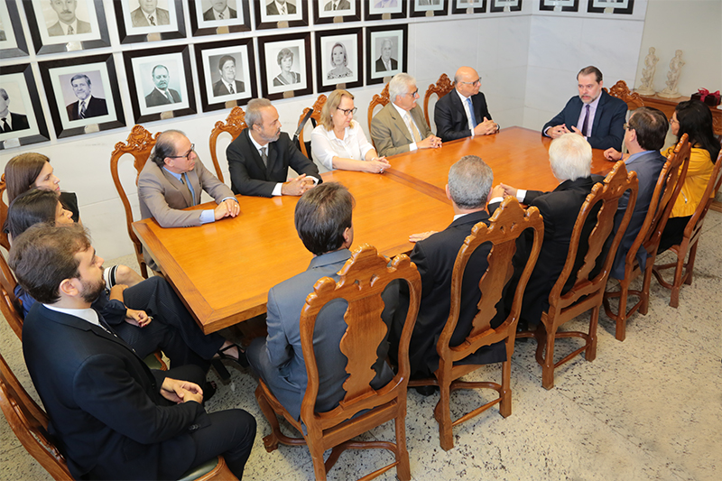 800px2_2019_0319_PresidenteSTF_VisitaTRT3_LA.jpg