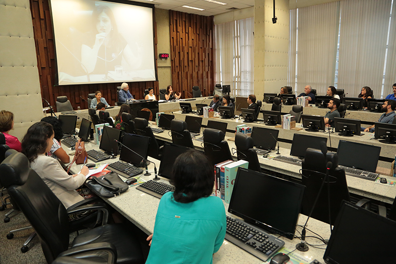 800px_2019_1025_LeisLetras_TrabTecnologiasDireitosHumanos_LA__72.jpg