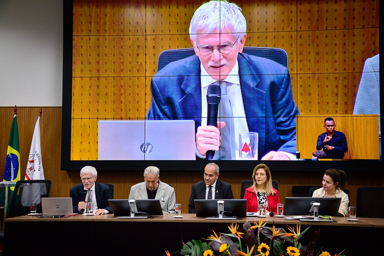 Márcio Túlio Viana , durante palestra