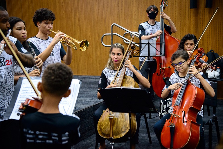Orquestra Jovem das Gerais se apresenta na Escola Judicial