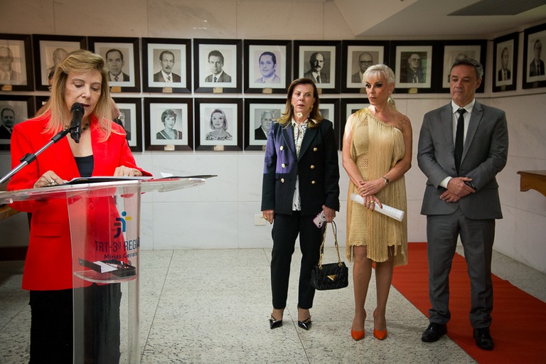 Presidente Denise Alves Horta em pronunciamento durante solenidade de posse