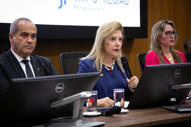 Presidente do TRT-MG, desembargadora Denise Alves Horta, em discurso de abertura do Seminário do trabalho Decente