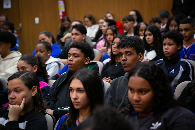 Estudantes na plateia