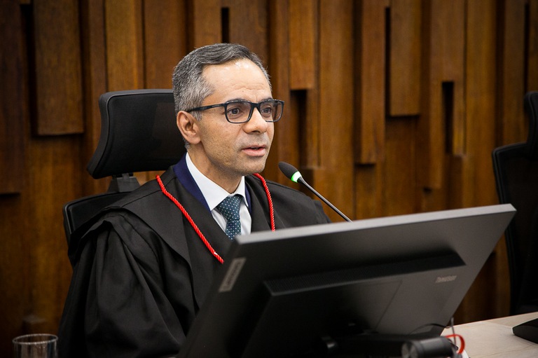 foto do procurador-chefe do Ministério Público do Trabalho em Minas Gerais (MPT-MG), Max Emiliano da Silva Sena