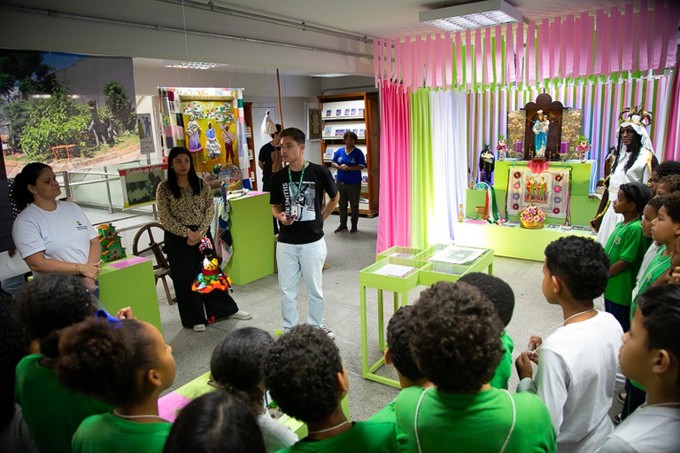 Objeto do acervo do Museu de Quilombos e Favelas Urbanos que retrata a religiosidade da população da antiga Vila Curral del Rey