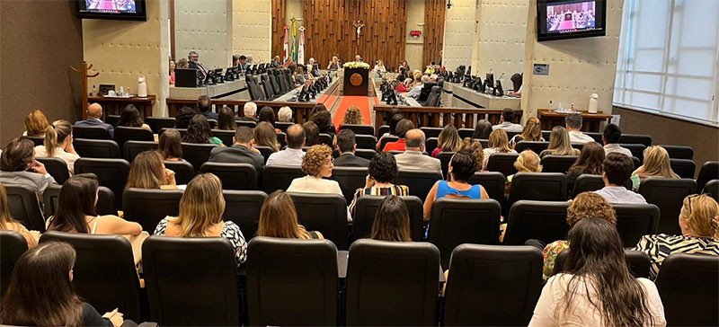 800px1_2023_0324_Ejud_LeisLetras_Livro_GeneroCadeiaDiscriminat_SamuelFerreira.jpg