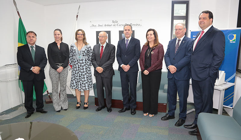 800px2_2022_0927_TermoCessao_ServidoresSeguranca_ao_TRE_MG_LeoAndrade.jpg