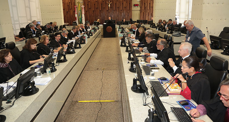800px_2023_0309_Pleno_Aposenta_AntonioNeves_LeoAndrade125.jpg