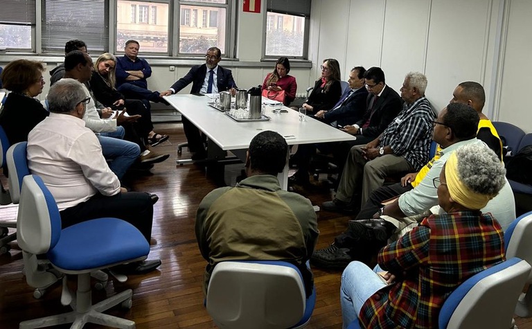 Desembargadora do TRT-MG, Paula Cantelli, participa de reunião da Comitrate