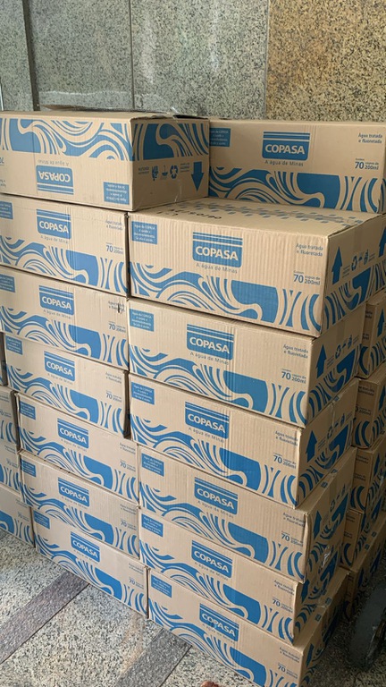 Caixas de água doadas pela Copasa