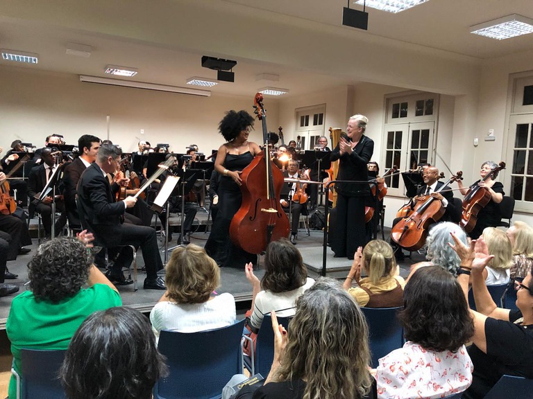 Público aplaude apresentação da Orquestra Sinfônica de Minas Gerais no Centro Cultural do TRT-MG