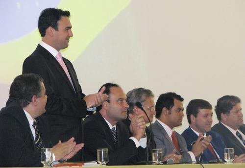 Solenidade marca posse de integrantes da Comissão Especial de Direito Sindical (imagem 1)